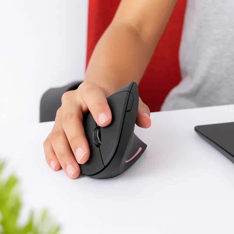 Ergonomic vertical mouse